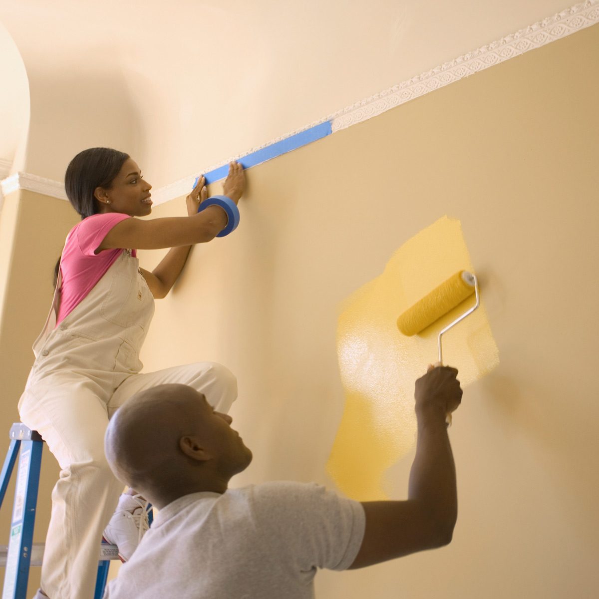 Couple Painting Wall Gettyimages A0034 000149b