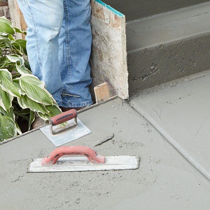 Placing tools on a concrete surface so they don't dry out | Construction Pro Tips