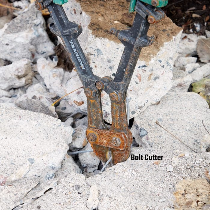 Cutting rebar with bolt cutters | Construction Pro Tips