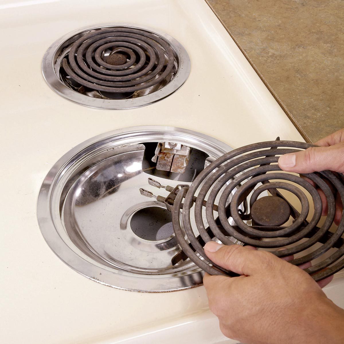 How to Clean an Electric Stove (In Only 5 Steps!)
