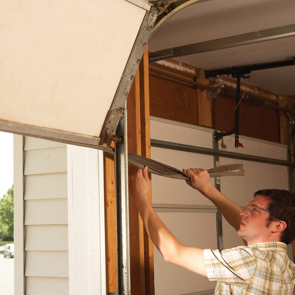 Fixing Garage Door Bottom Seal (DIY) - FH07SEP 481 06 010