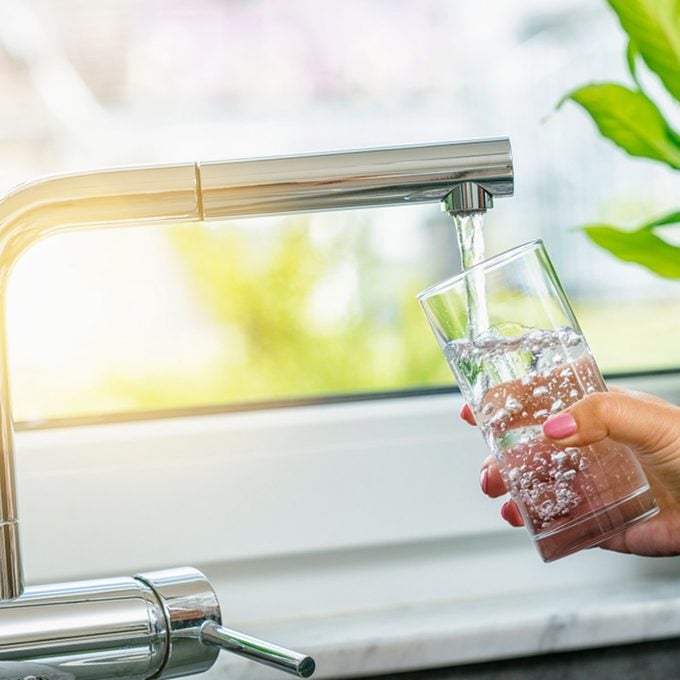 kitchen faucet running water