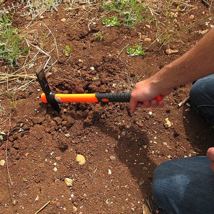 7 Best Reviewed Garden Hand Tools You Can Get On Amazon