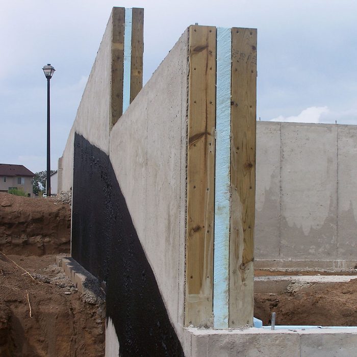 Theromass concrete foundations viewed from the side | Construction Pro Tips