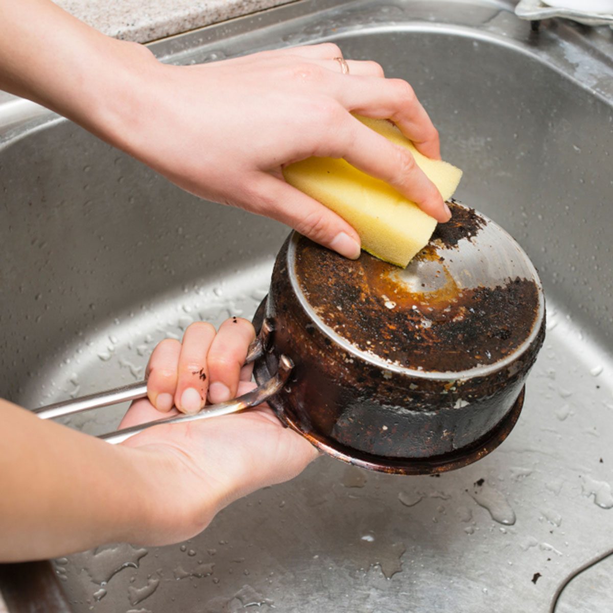 How to Clean Burnt Pan - Easy Ways to Clean Stainless Steel Pan With Salt