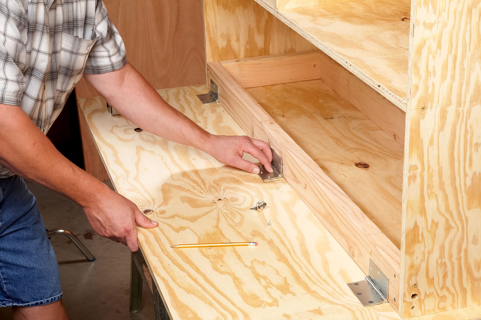 How To Build A Workbench For Small