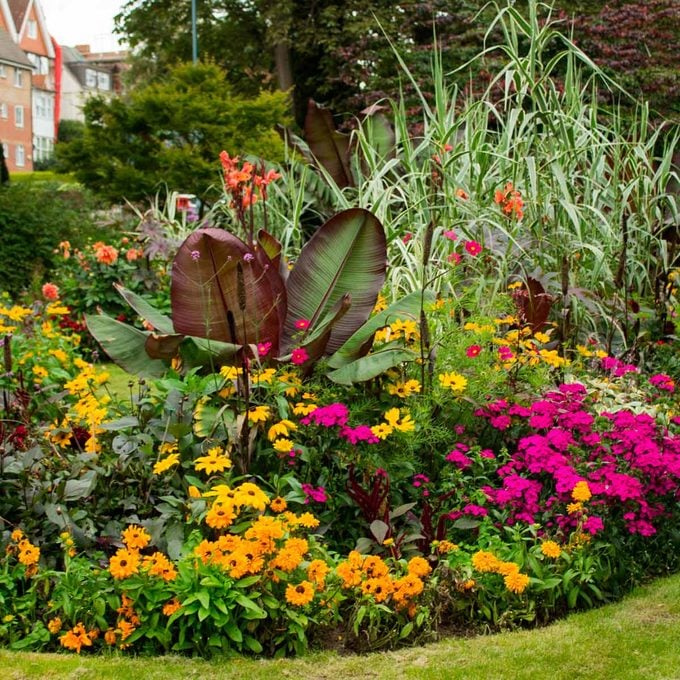 Flower Bed Planners You Should Know About Family Handyman - How To Plan A Flower Garden Layout