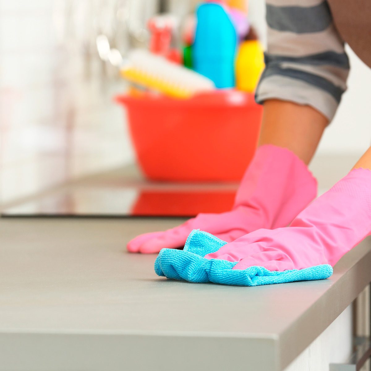 how to clean laminate countertops