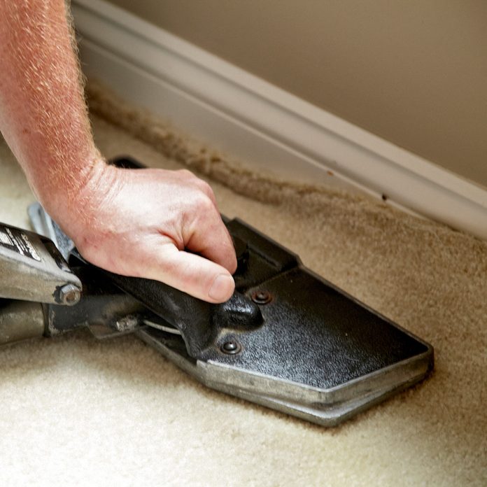 how to remove wrinkles from carpet