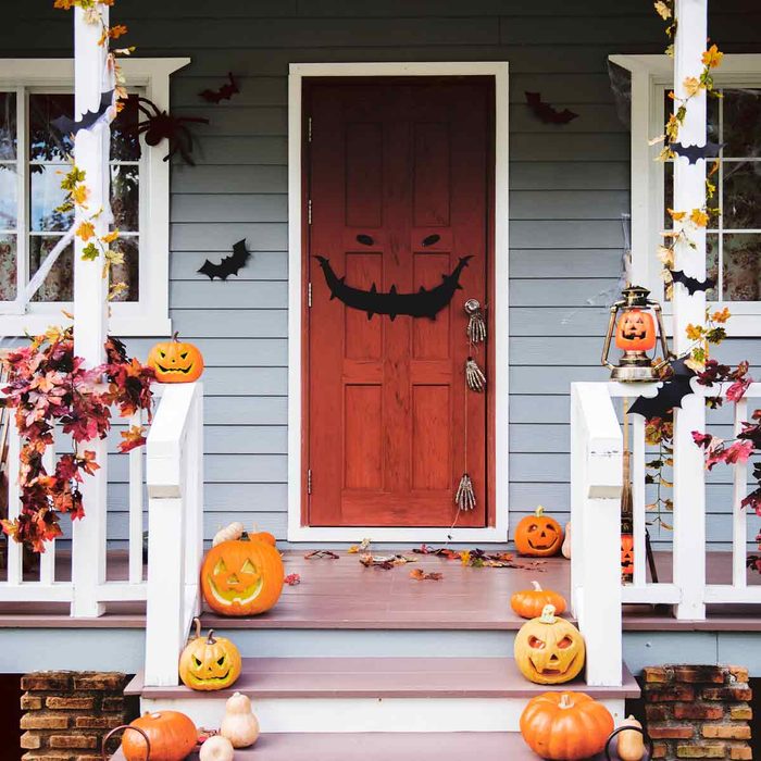 Front-porch-decorated-for-Halloween