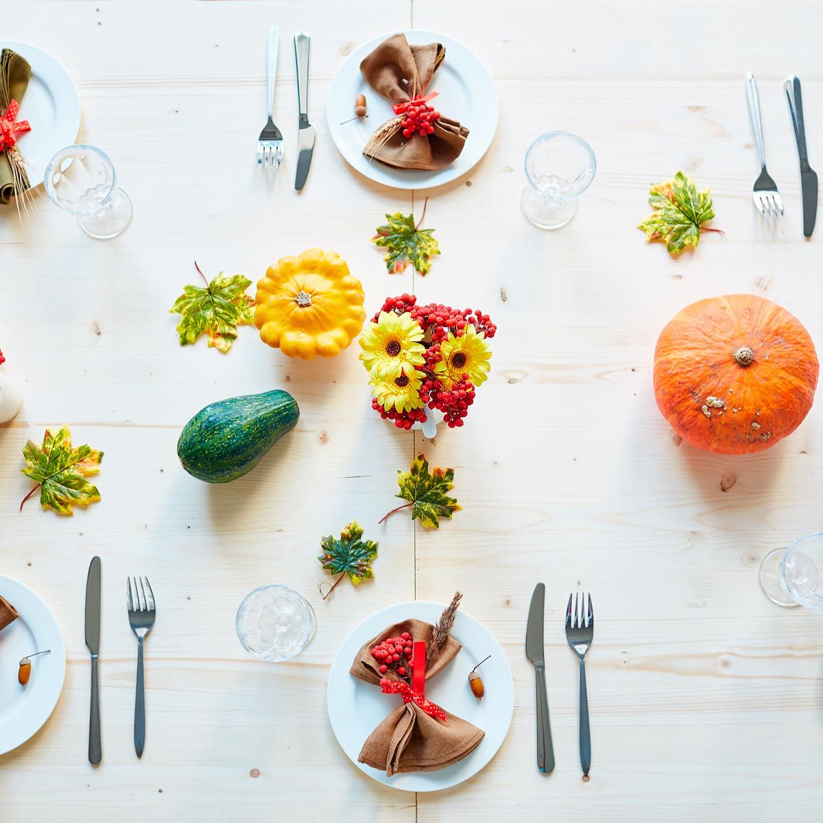 15 Gorgeous Tablescapes to Inspire Your Thanksgiving Setting | Family ...