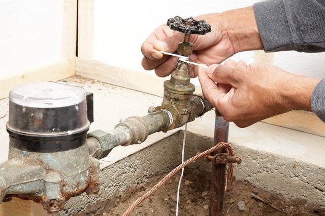 How To Fix A Leaky Street Valve On Your Water Line Fh10mar 506 05 013 Ssedit