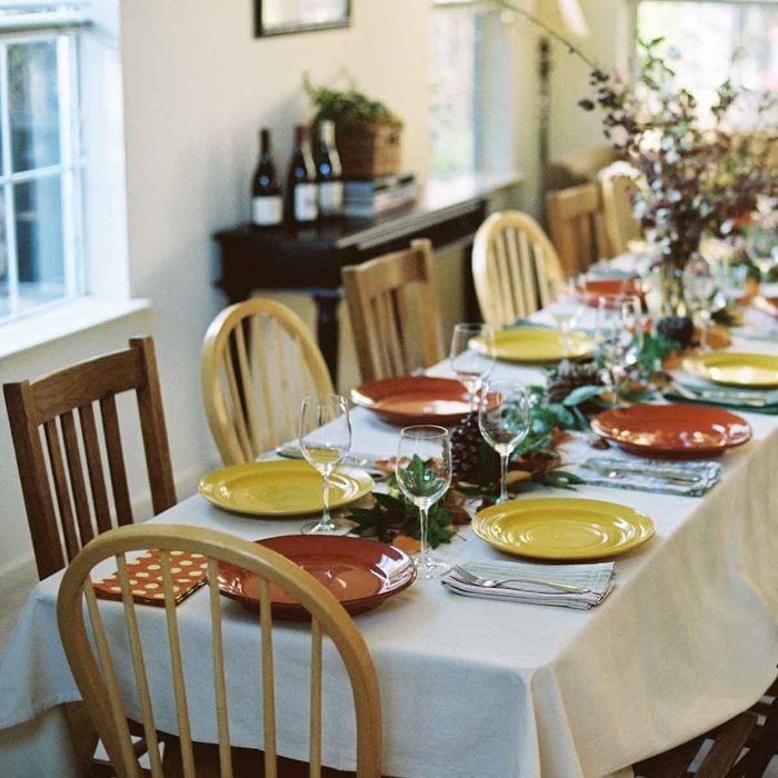 10 Ways To Add Thanksgiving Table Space, Round Table Thanksgiving Hours