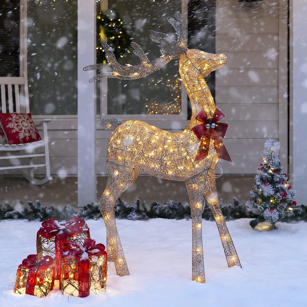 20 Chic Outdoor Christmas Decorations | Family Handyman