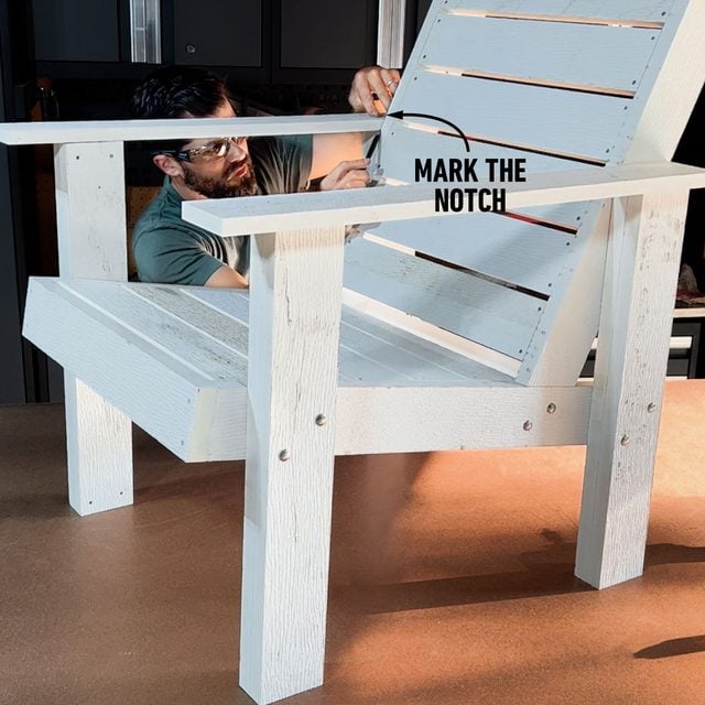 Fhmvs23 Mb 09 07 Patiochair 1 How To Make Patio Chairs Mark The Arm For A Notch