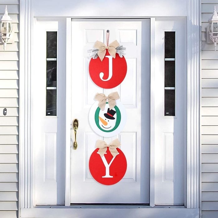 20 Chic Outdoor Christmas Decorations Family Handyman - Nursing Home Christmas Door Decorating Ideas