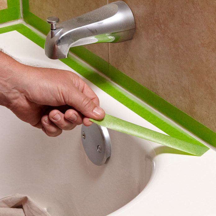 How To Caulk A Shower Or Bathtub Diy, How To Change Bathtub Caulking
