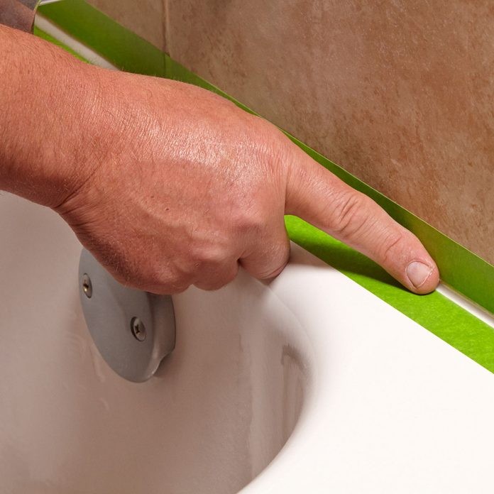 How To Caulk A Shower Or Bathtub Diy, How To Change Bathtub Caulking