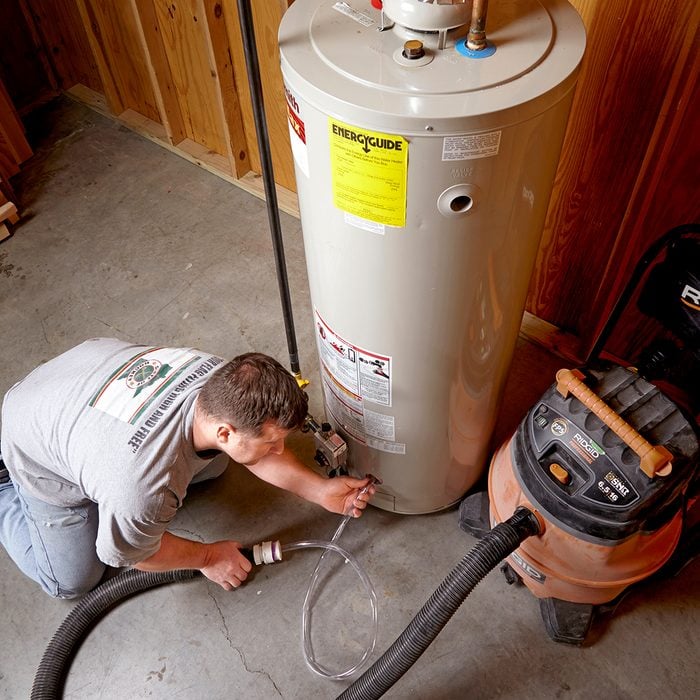 Flushing a water heater