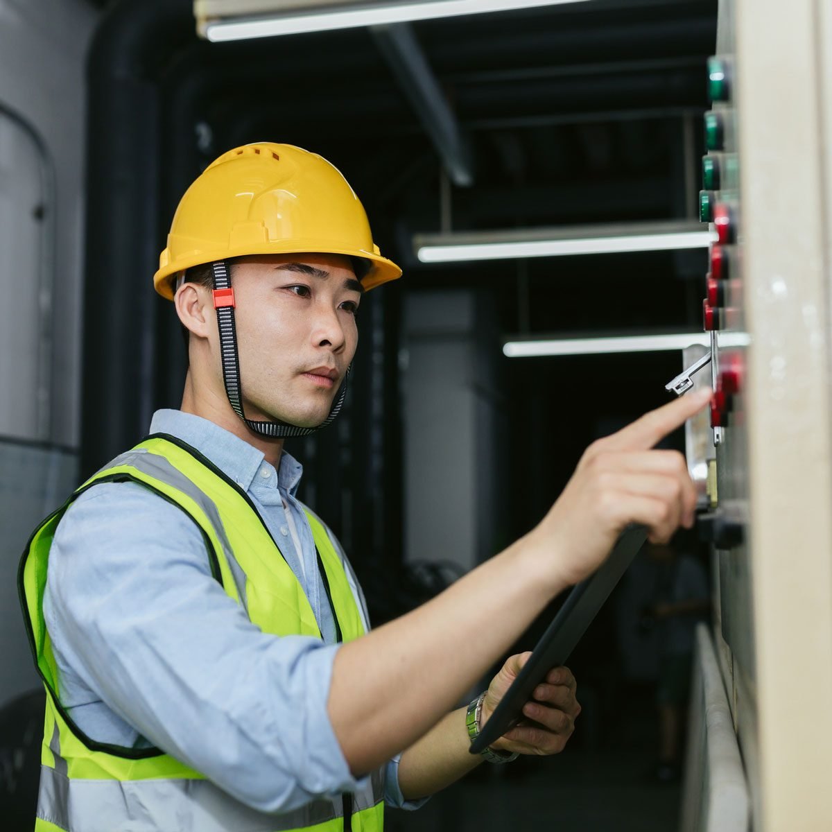 How to Find and Hire an Electrician
