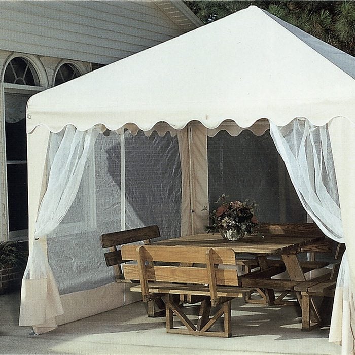 Portable shade canopy