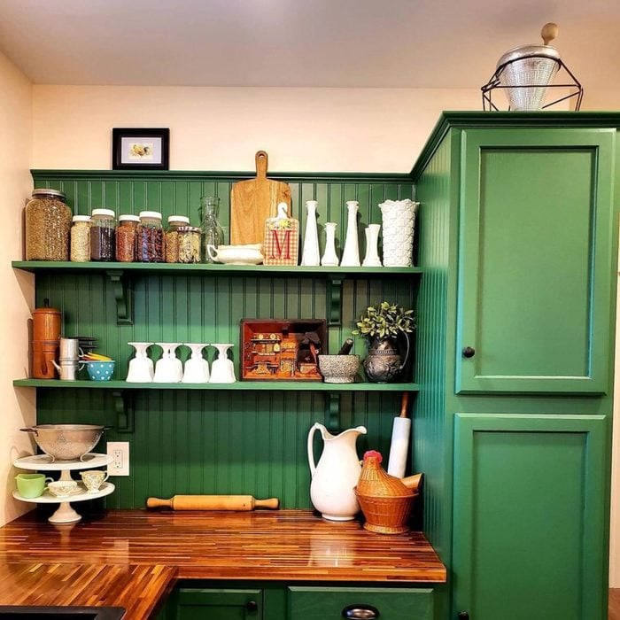 Bright Green Focal Point Courtesy Heirloomtraditionspaint Instagram