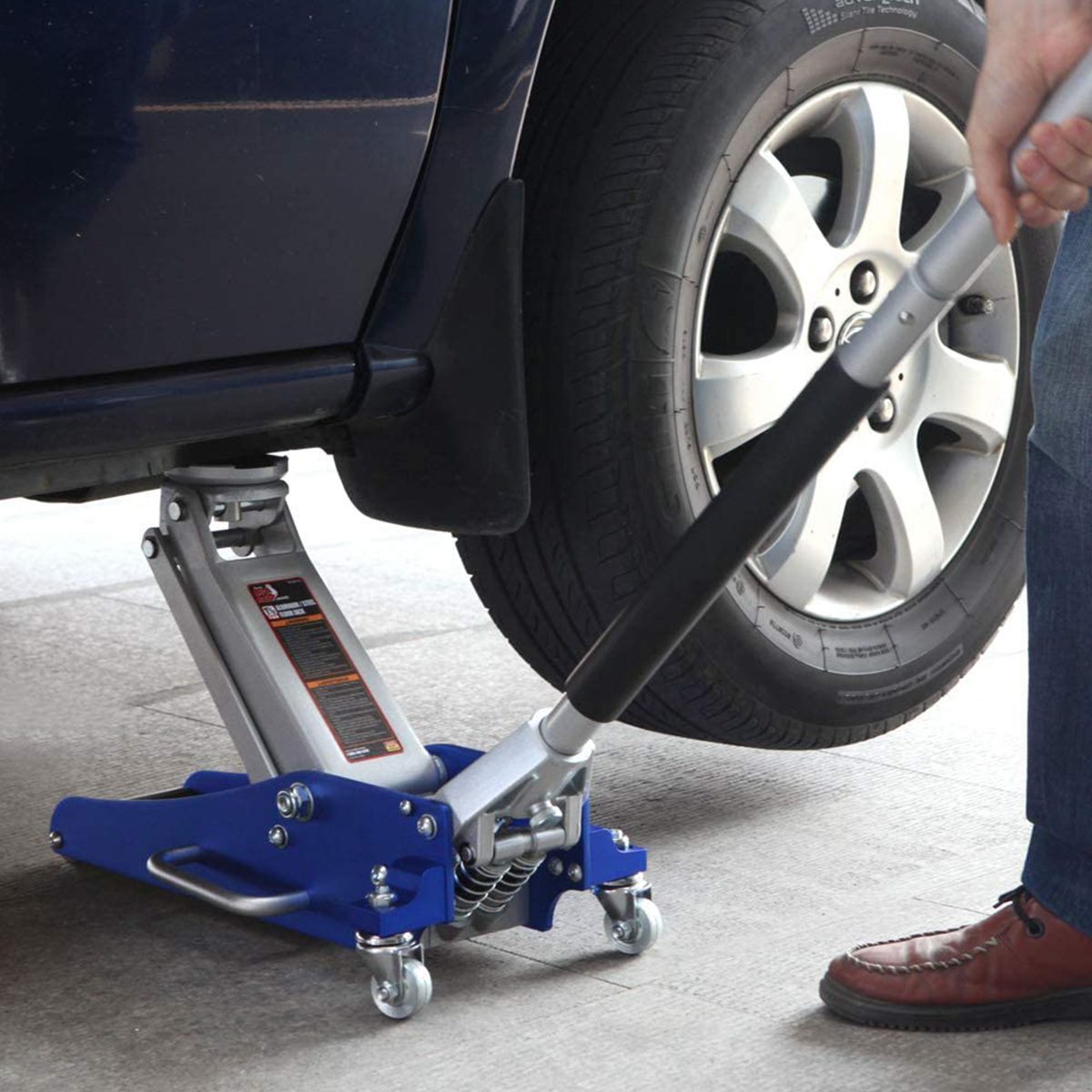 10 Useful Tools Every Car Mechanic Should Have at All Times - Old Cars  Weekly Guides