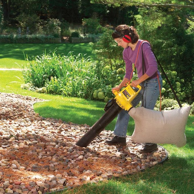 Cleaning stone mulch