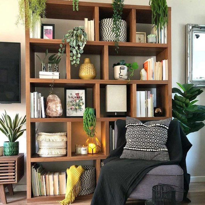 10 Best Living Room Shelving Ideas, White Floating Shelves Next To Fireplace