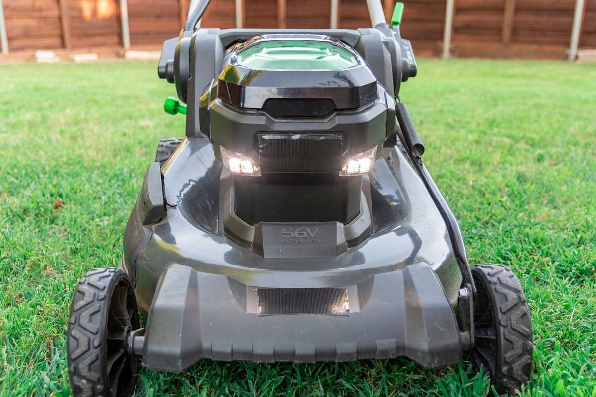 Lawn Mower Gettyimages 1162890953