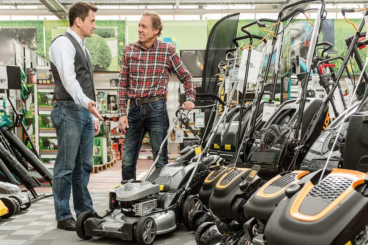 Electric vs Gas Lawn Mowers: Has Electric Taken Over?