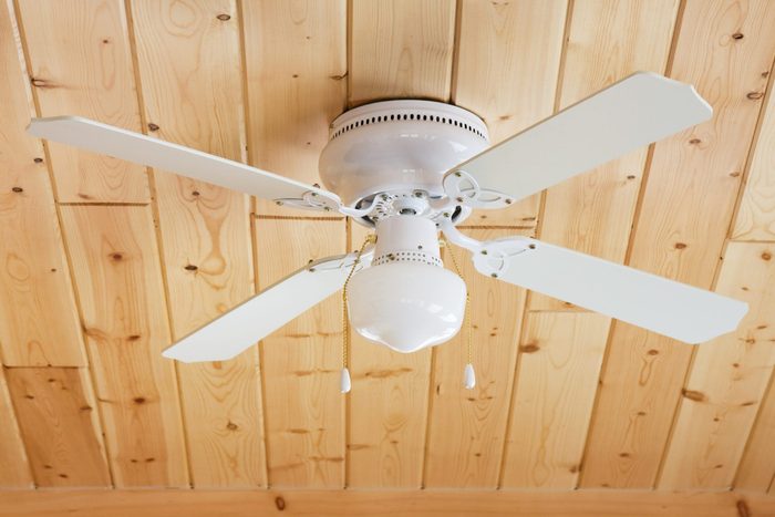 Direction Should My Ceiling Fan Spin, Which Direction Should A Ceiling Fan Spin For Cooling