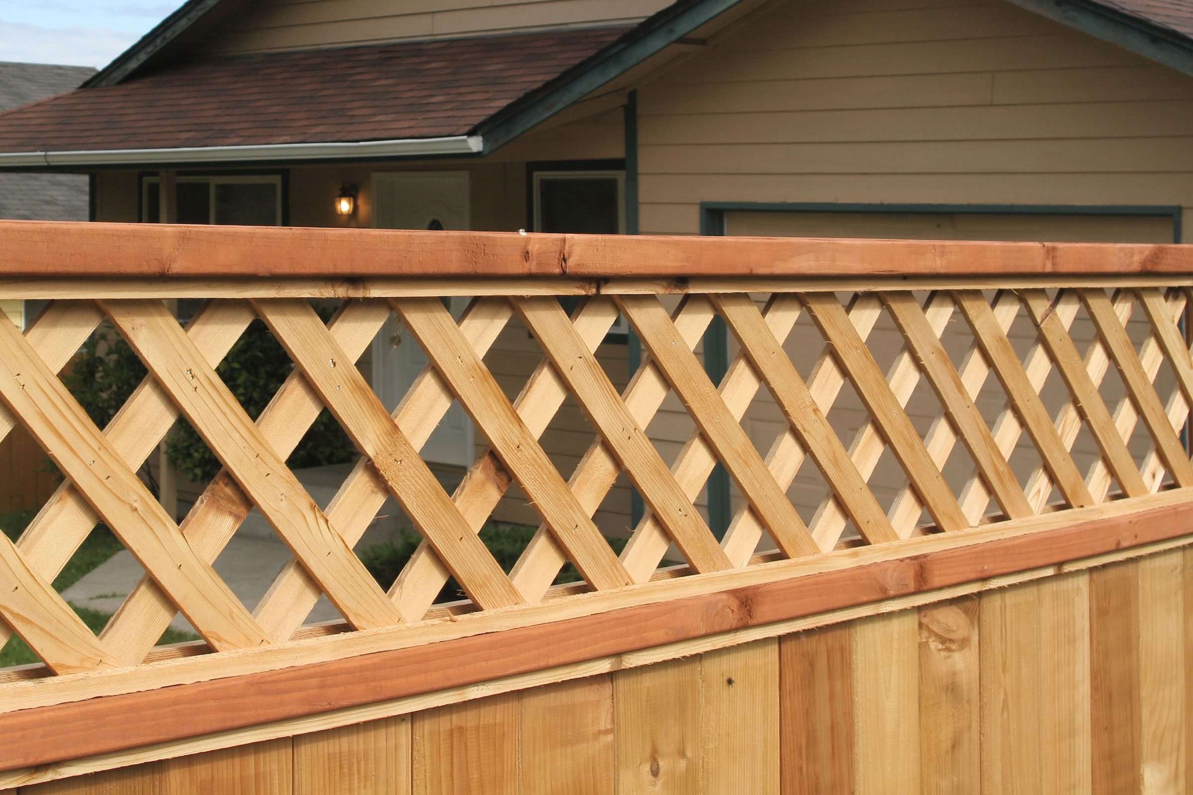 jord lovende Trafikprop Privacy Fence Toppers: What to Know Before You Buy