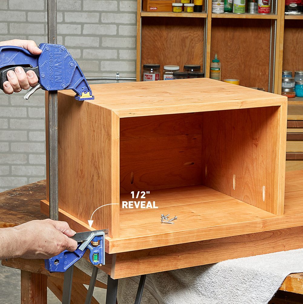 Attaching the Drawer Case to the Bench