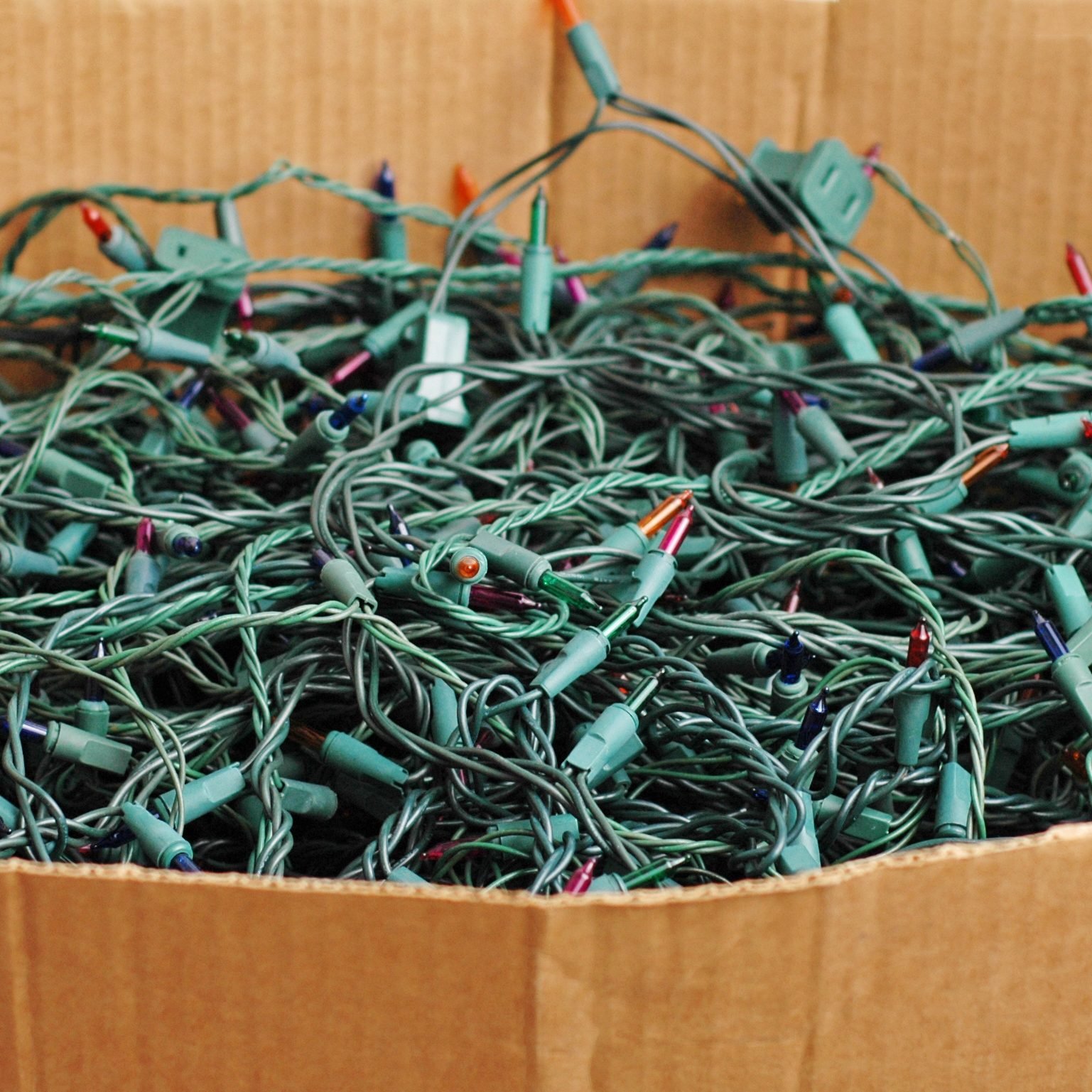storing christmas lights in a box