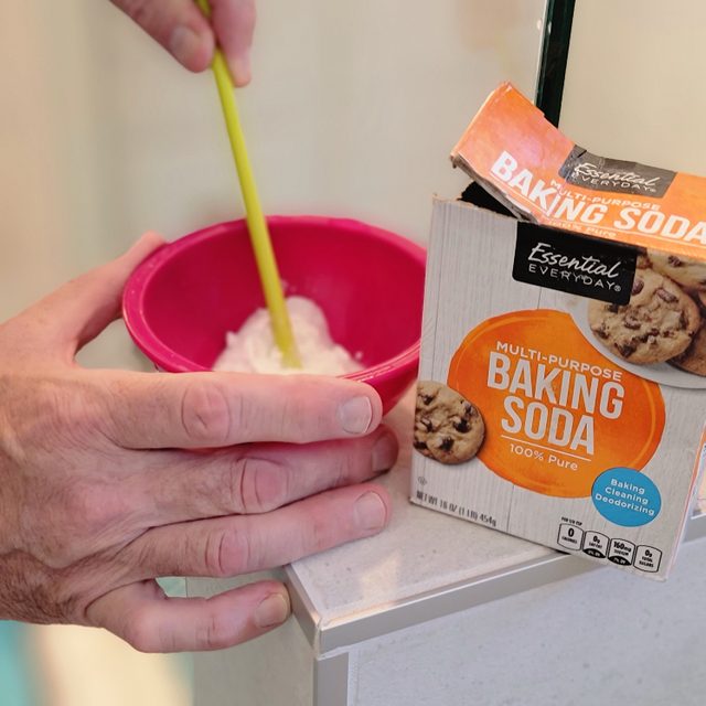 making baking soda paste