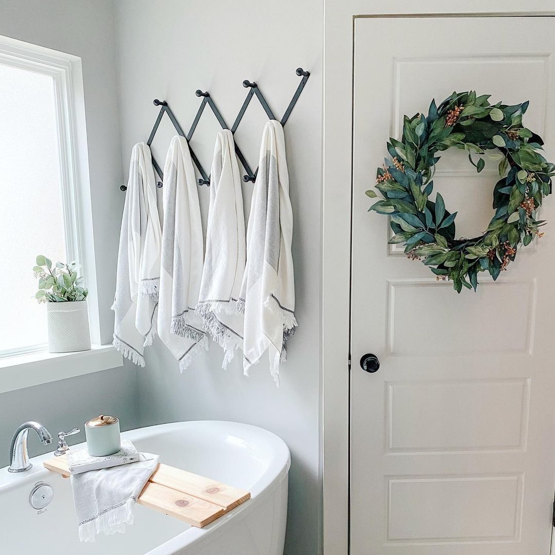 10 DIY Towel Rack Ideas for Your Spa Bathroom