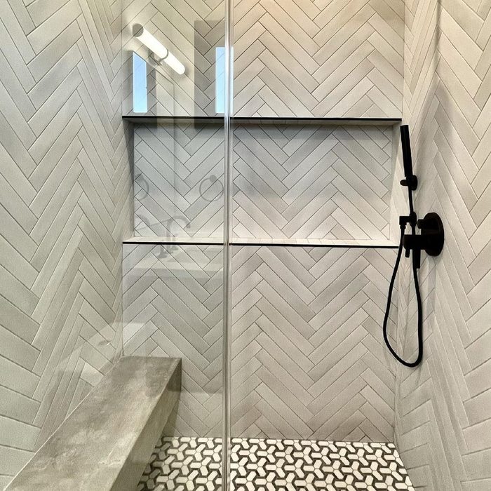 Built In Comfort Luxury Shower Design Ideas