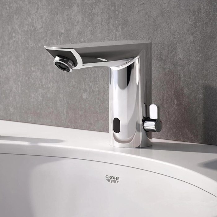 Buyer's Guide To Touchless Bathroom Faucets