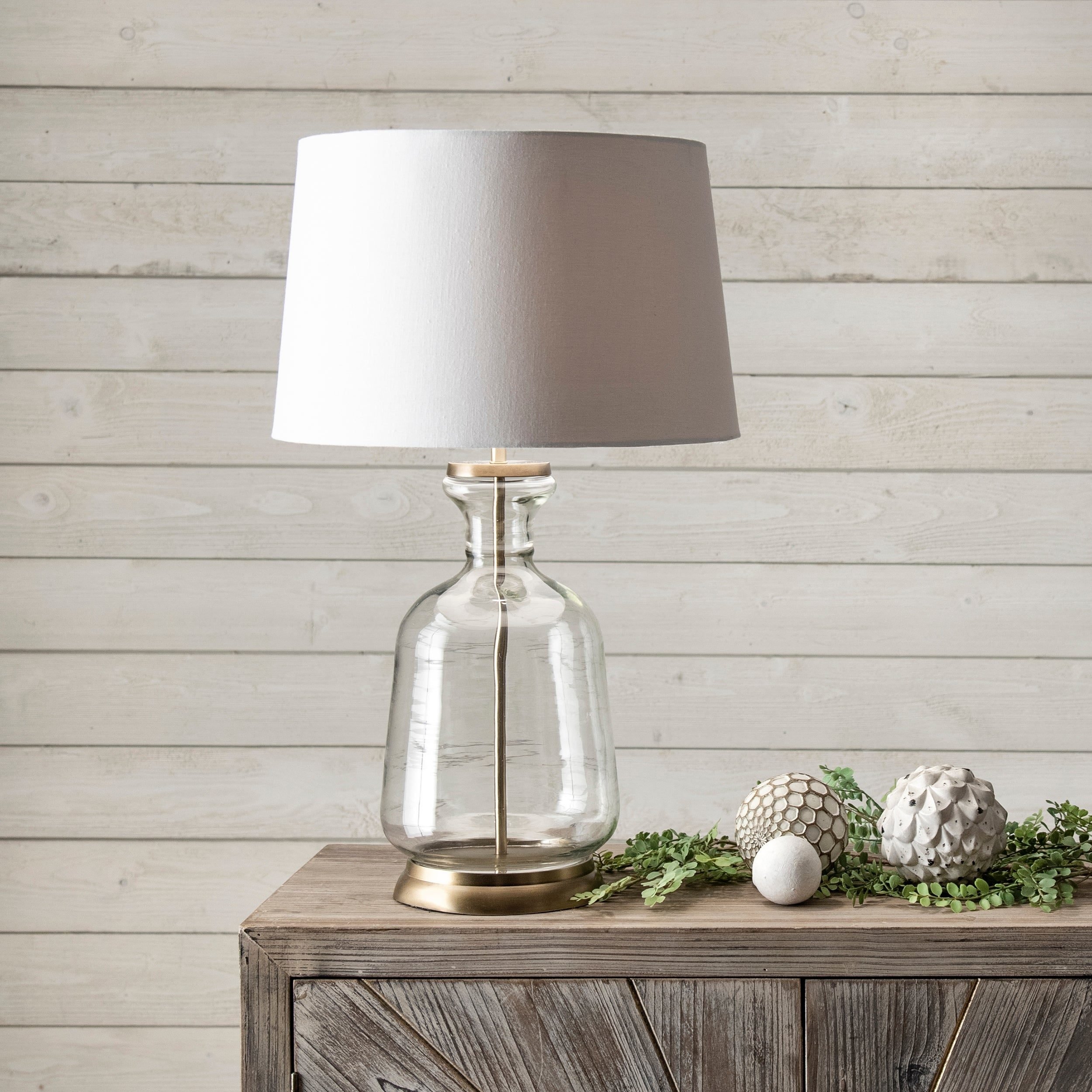 12 Modern Table Lamps That Are Trending in 2022, According to an Expert