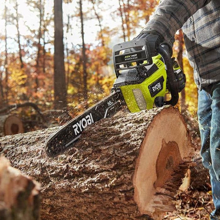 8 Best Chainsaws To Cut Through Wood