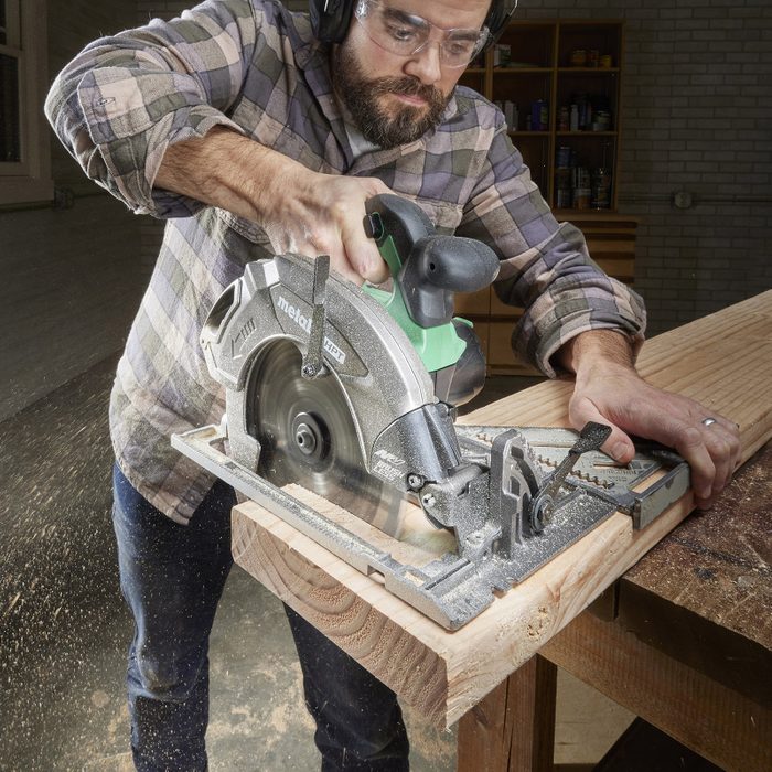 Choosing And Using A Circular Saw, Using Circular Saw Without Table
