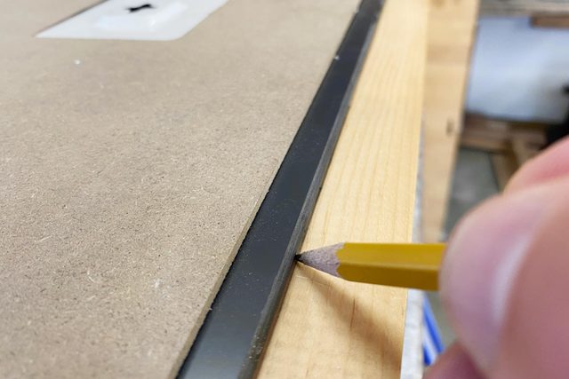 using a pencil to trace to mirror