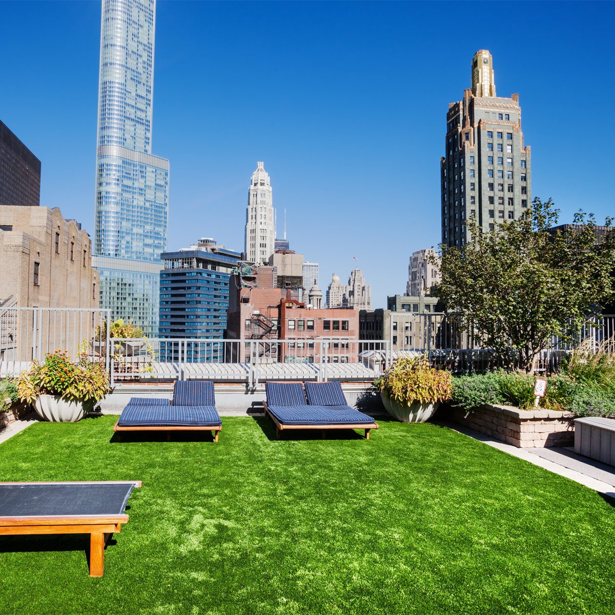 Gettyimages 171159444 Grassy Rooftop Deck