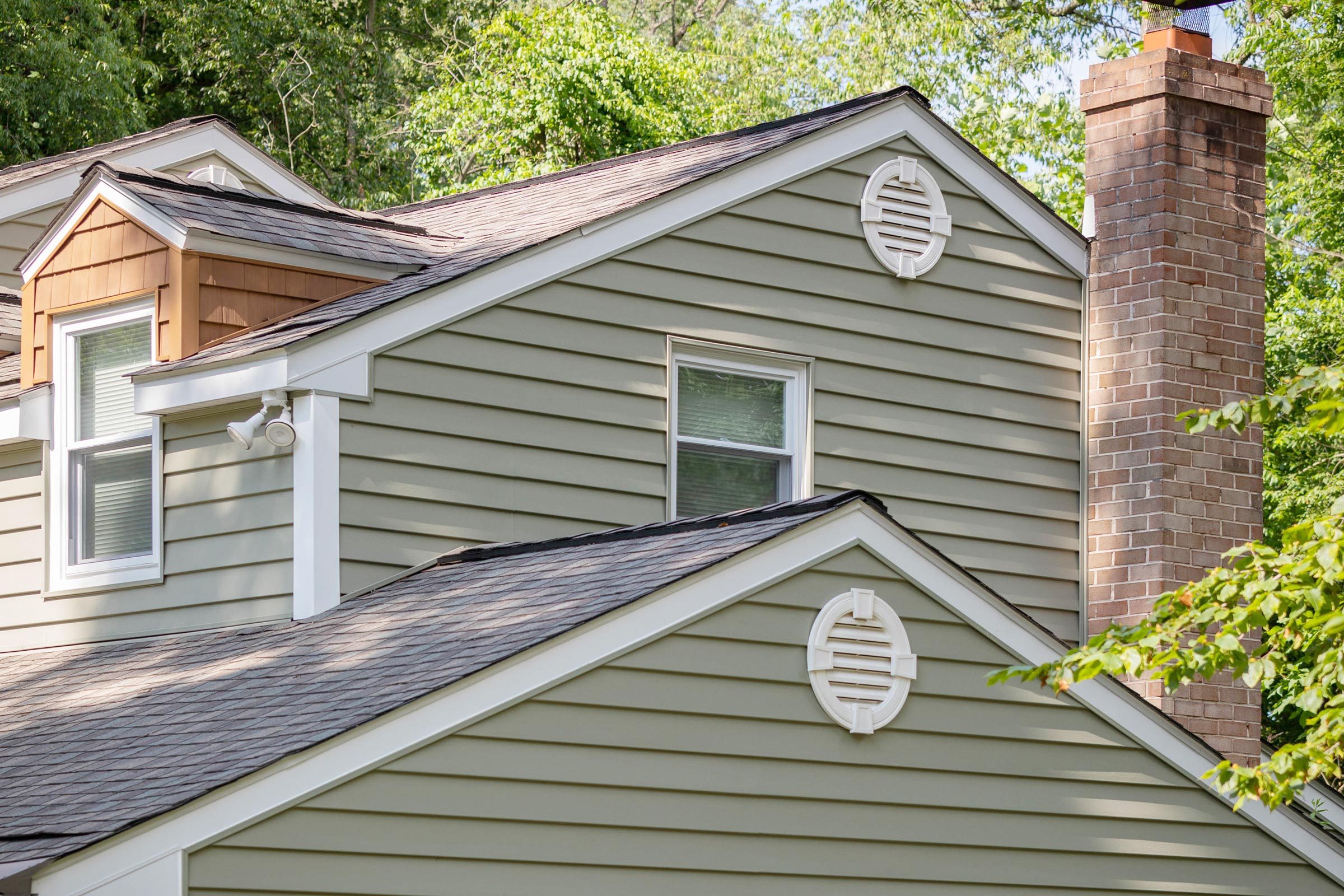 8 Vinyl Siding Colors That'll Never Go Out | Handyman