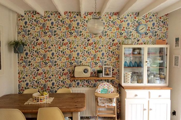 Retro Style Kitchen Wallpaper Idea Courtesy @hello.sunshine Designs Via Instagram
