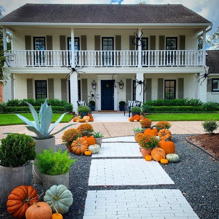Pots And Pumpkins Pathway Courtesy @jarrard Interiors Via Instagram