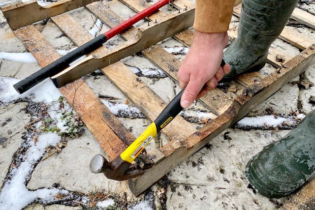 Remove nail Offcuts from a wooden pallet