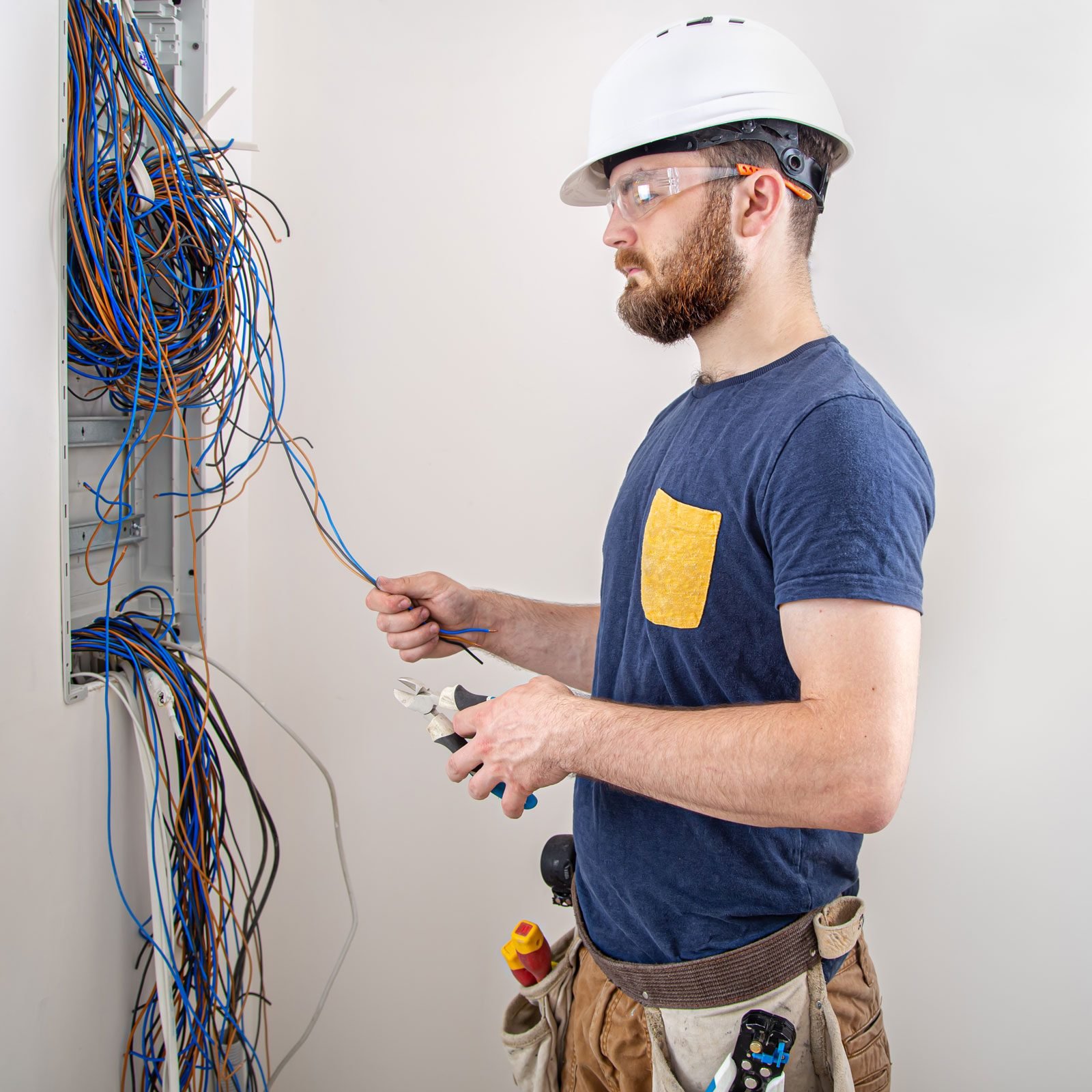 Electricians In Hollywood Park And Hill County Village, Texas