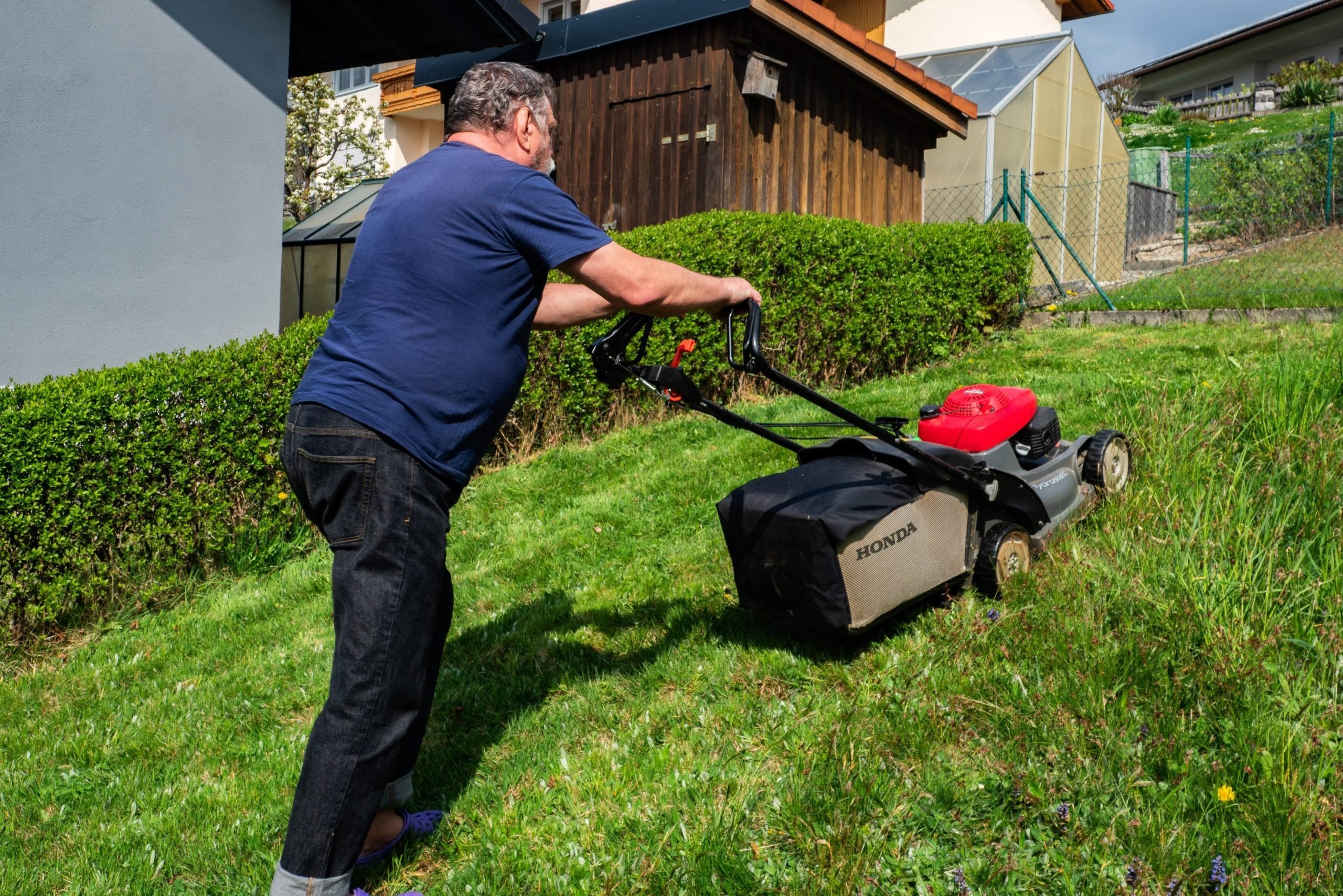Honda To Stop Manufacturing All Gas Powered Lawn Mowers